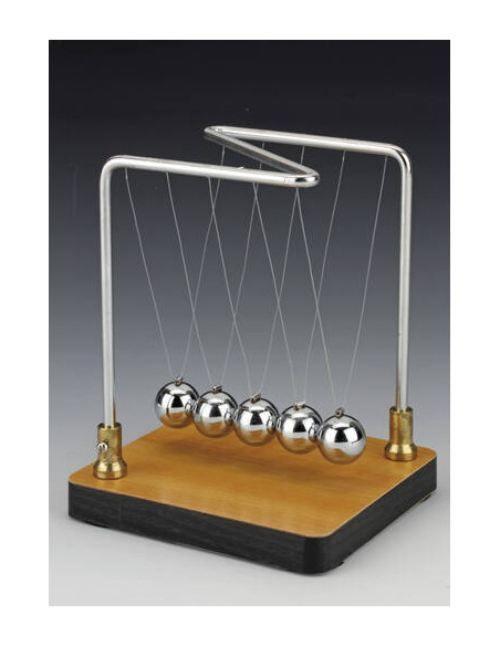 Newtonovo njihalo, malo